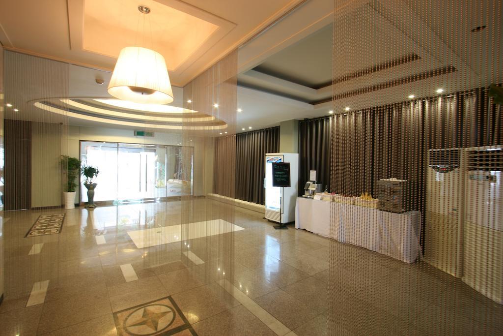 Nice Hotel Uijeongbu Exteriör bild